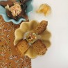 Composition Moule à cupcake et muffin en grès jaune moutarde