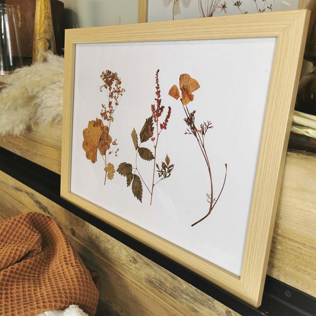 Composition Tableau cadre en bois nature fleurs marron
