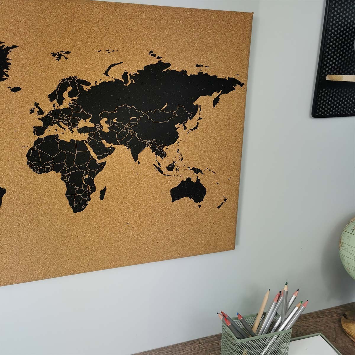Tableau en liège toile image imprimée décoration murale cadre en bois à  suspendre en un panneau - carte du monde : style gris 90x60 cm 11_0000329 -  Conforama