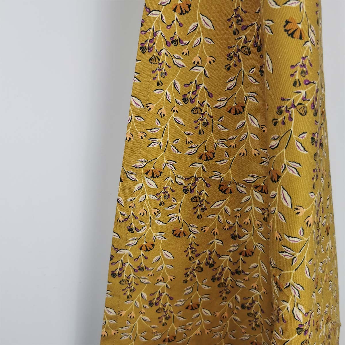 Composition Torchon en coton motifs fleurs jaune