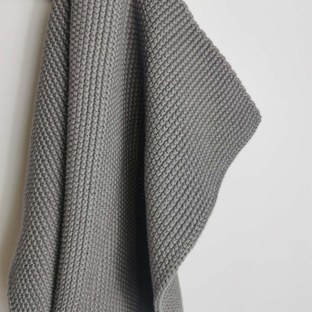 Composition Torchon à vaisselle en coton tricoté gris