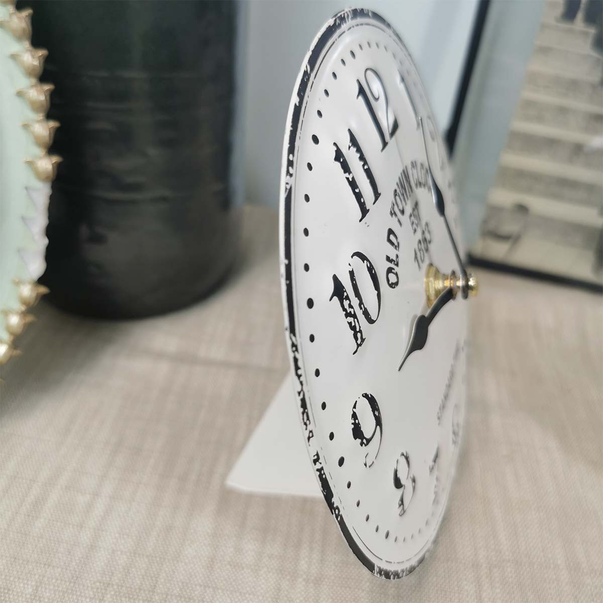 Composition Horloge de table en métal crème