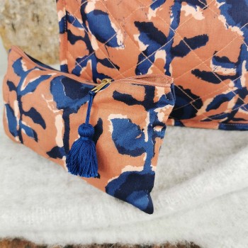Ambiance déco Pochette en coton orange motifs fleurs bleues