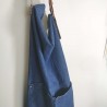 Composition Tablier de cuisine en coton bleu style jean