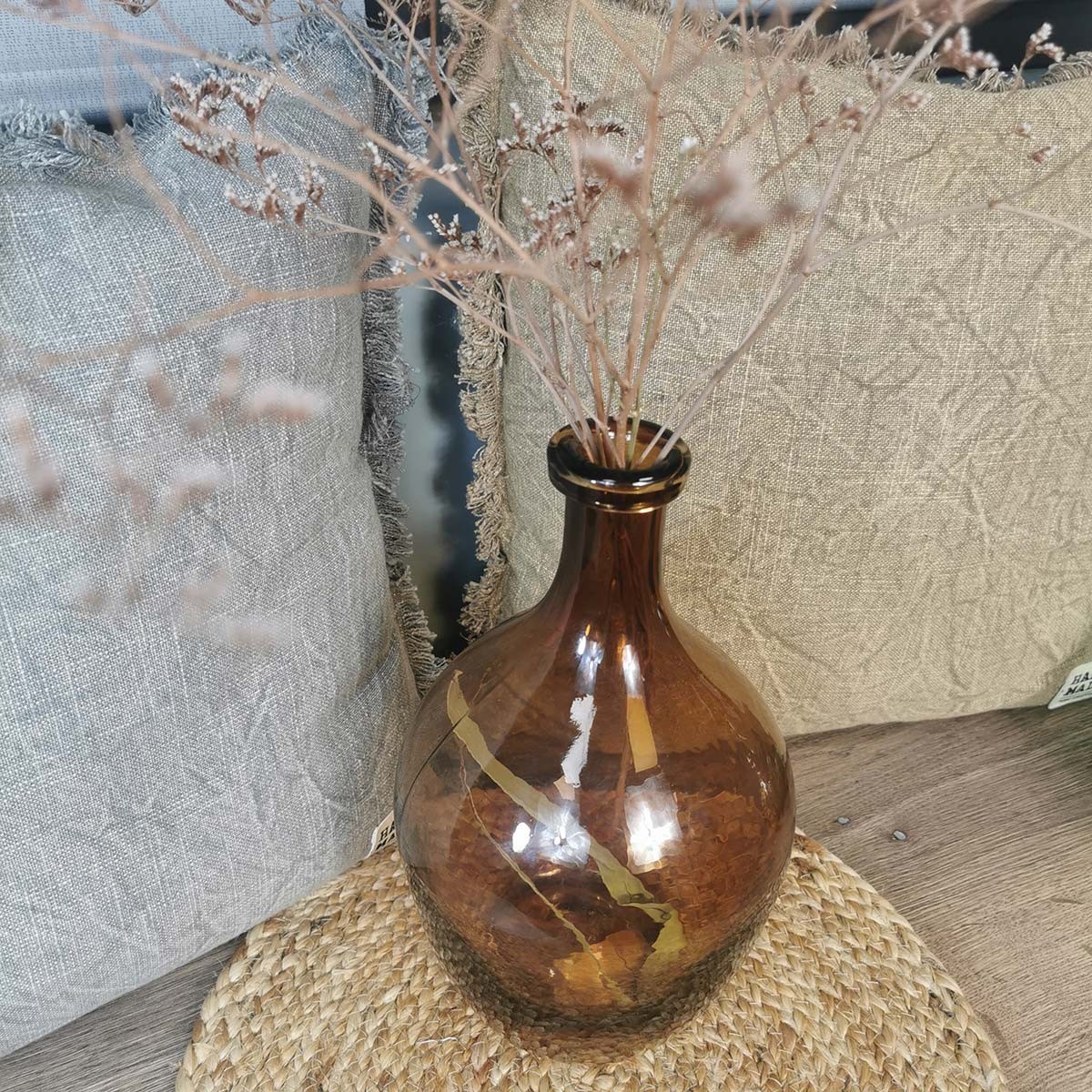 Composition Vase ballon en verre soufflé à la main ambre