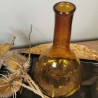 Composition Vase arrondi en verre recyclé ambre