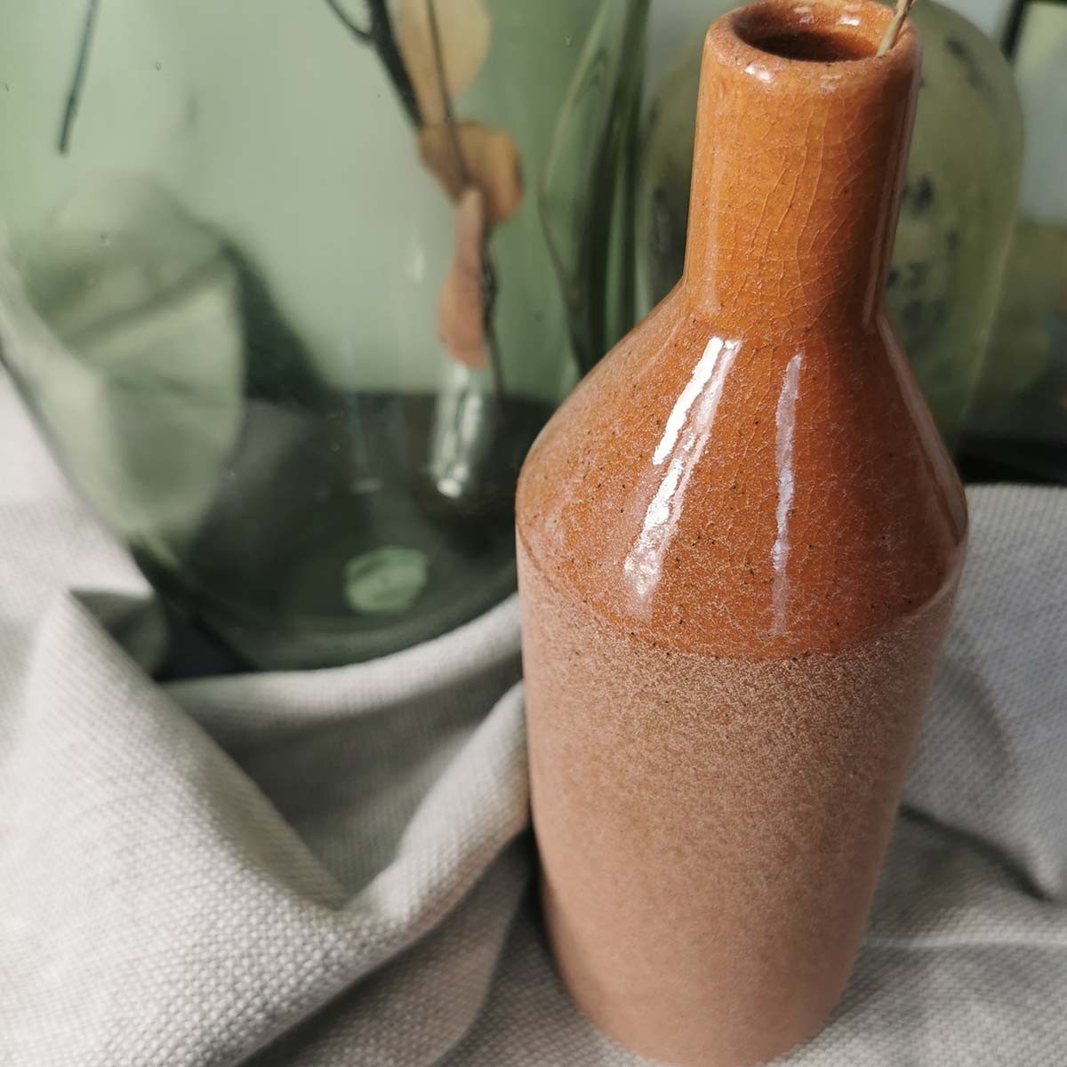 Composition Vase soliflore en grès terracotta marron