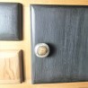 Composition  Bouton de meuble en métal nacré gris