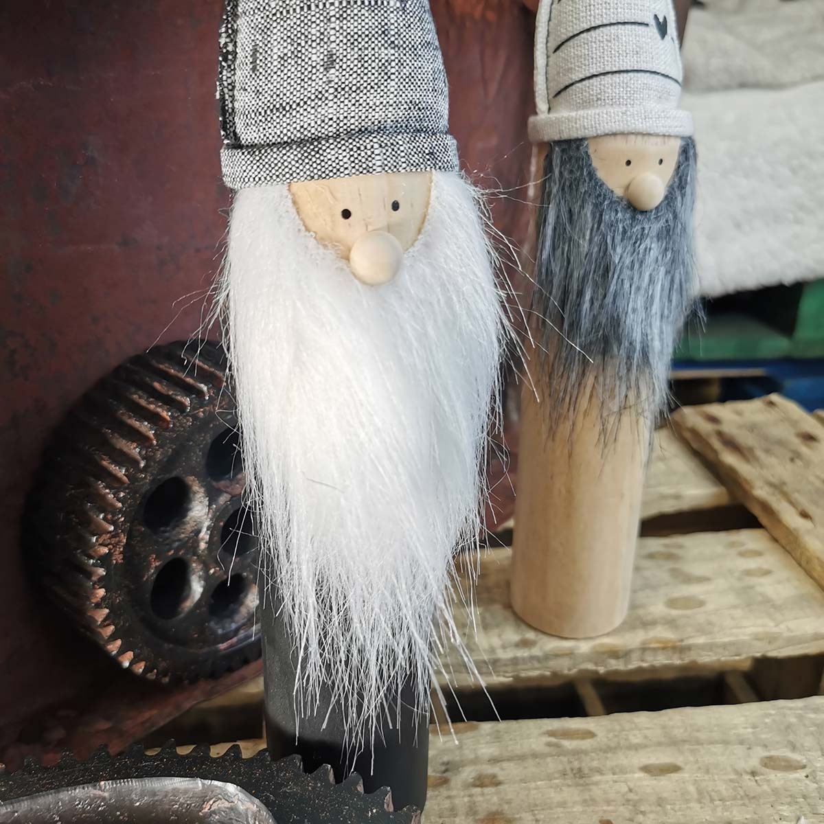 Composition Figurine Père Noël en bois barbe blanche