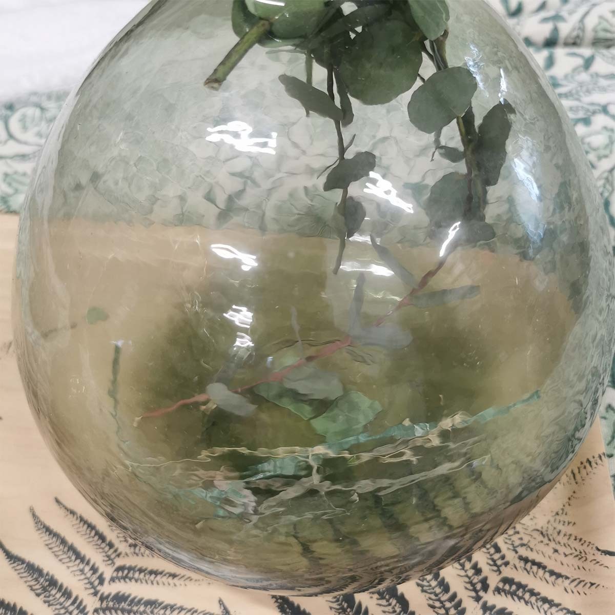 Composition Grand vase ballon en verre soufflé à la main vert