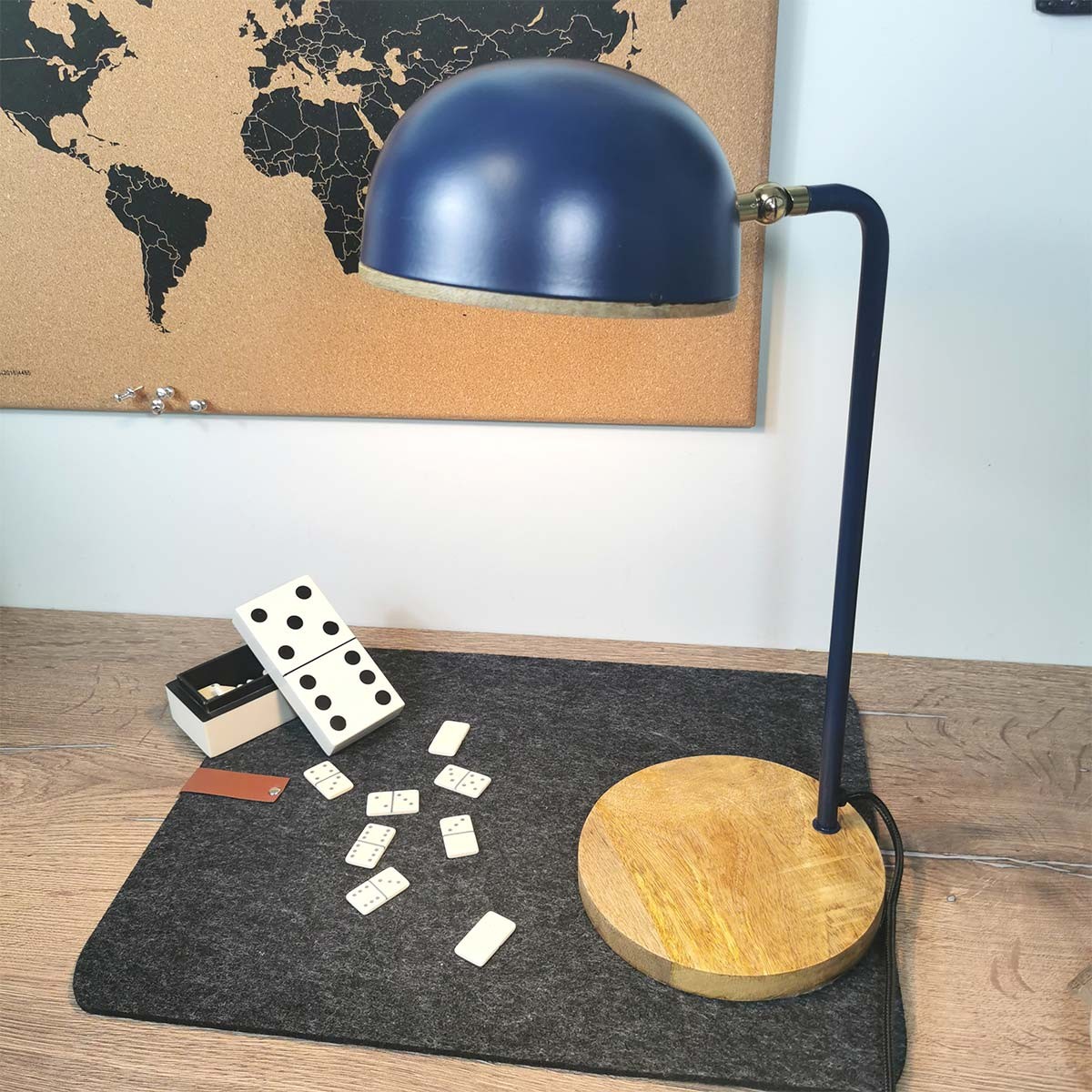 Petite lampe de table design industriel bois métal décoratif